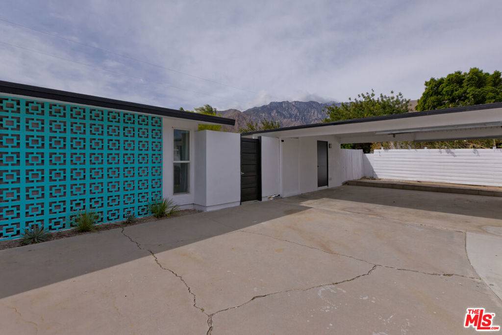 Palm Springs, CA 92262,765 W Rosa Parks RD