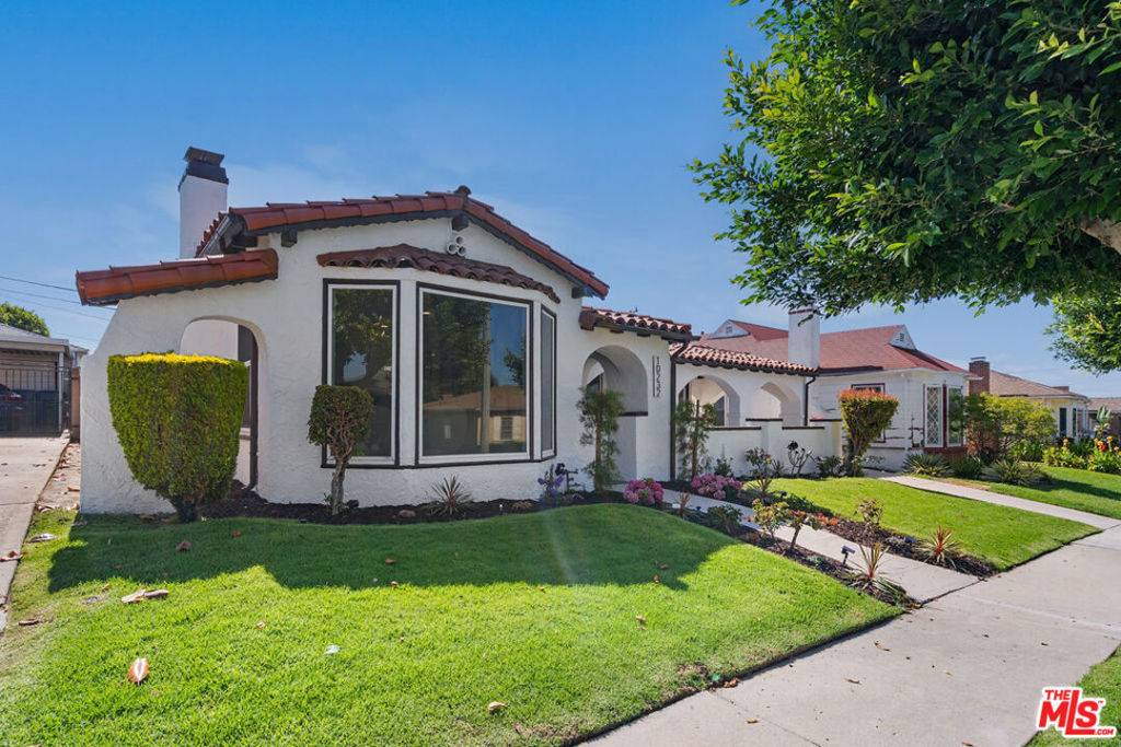 Inglewood, CA 90303,10232 S 2nd AVE