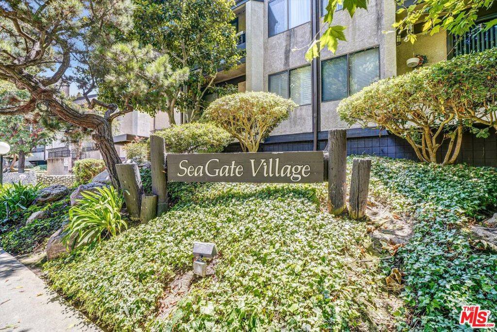 Playa Del Rey, CA 90293,8711 Falmouth AVE #104