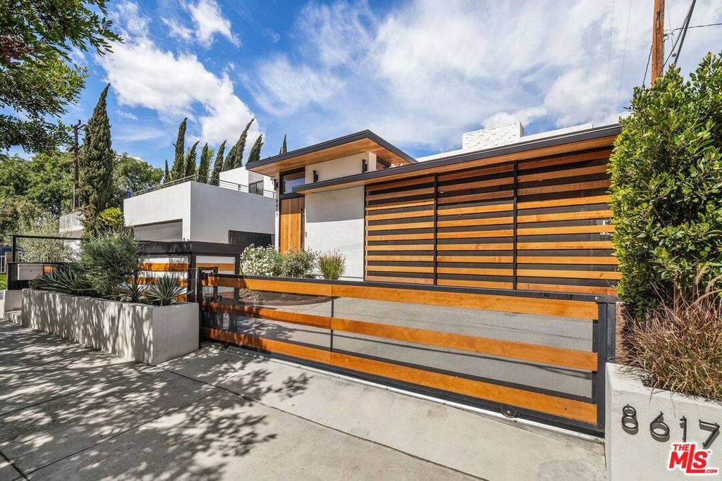 Culver City, CA 90232,8617 Higuera ST