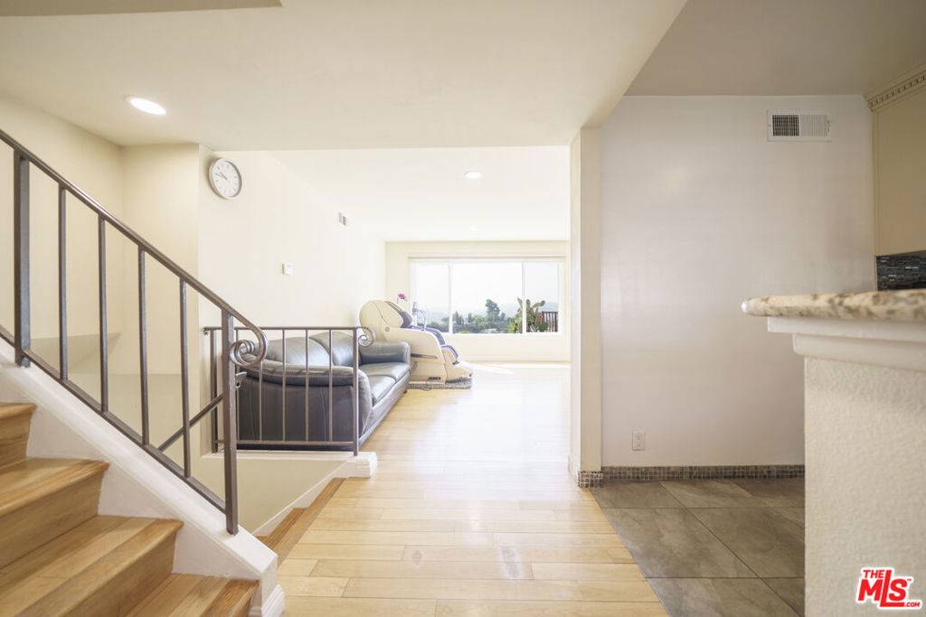 Los Angeles, CA 90065,4540 Wawona ST