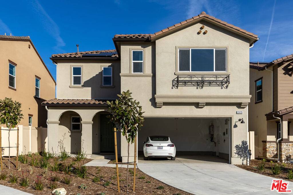 Newhall, CA 91321,23725 Orange Blossom Dr