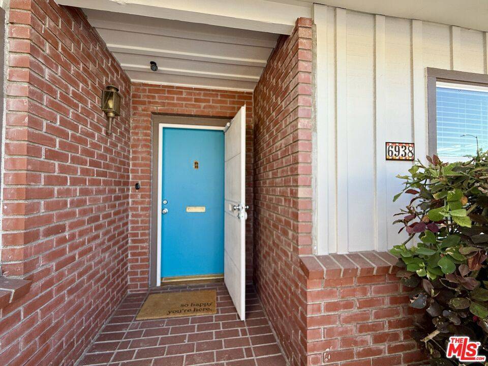 Van Nuys, CA 91406,6938 Balboa BLVD