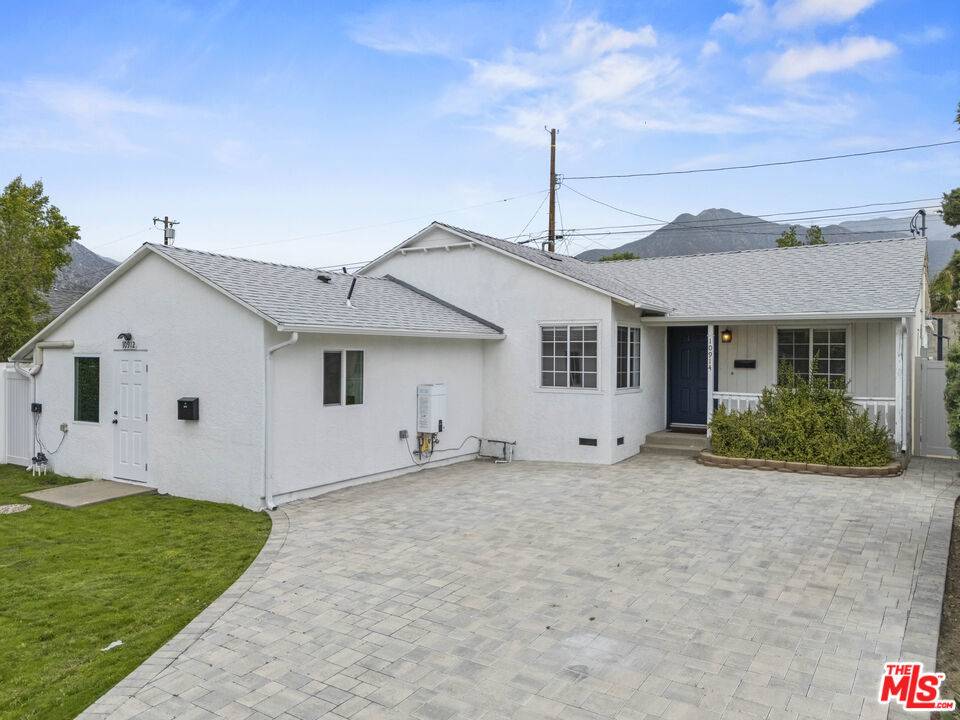 Sunland, CA 91040,10914 Mcvine AVE