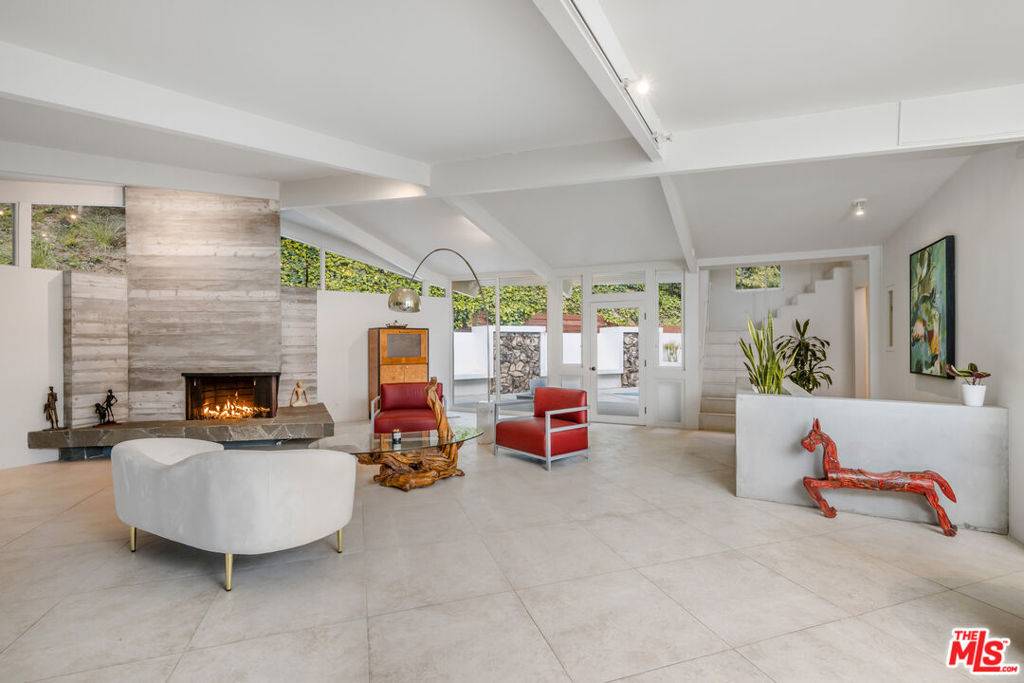 Beverly Hills, CA 90210,3027 Franklin Canyon DR