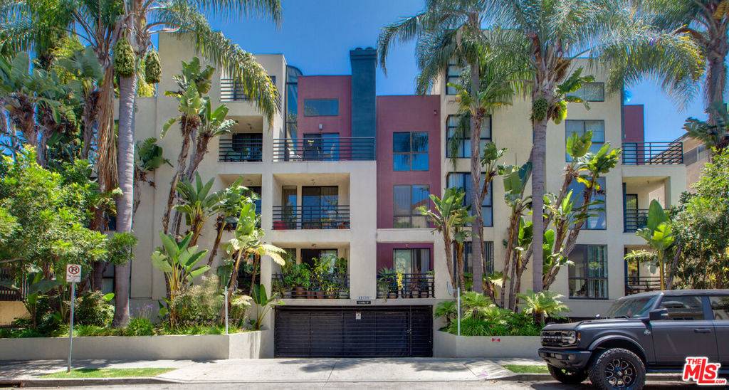 Los Angeles, CA 90049,12000 Goshen AVE #107