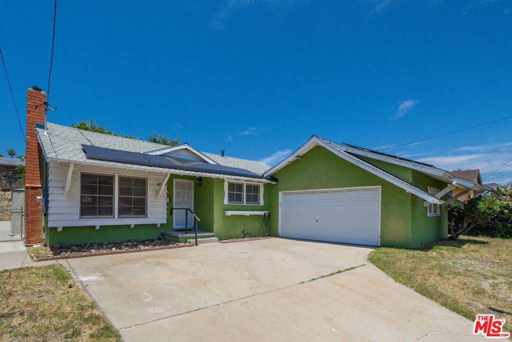 San Diego, CA 92139,6352 Clyde AVE