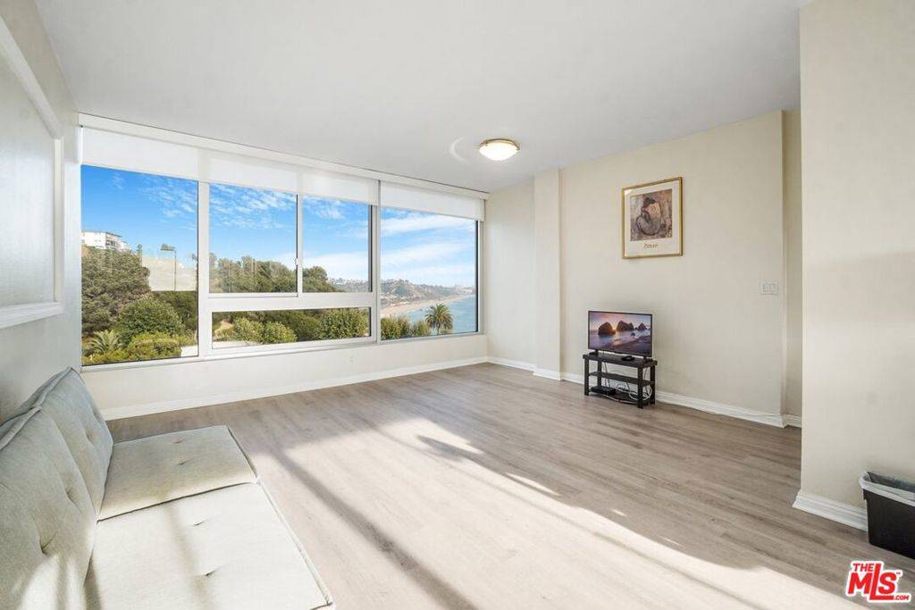 Pacific Palisades, CA 90272,17350 W Sunset BLVD #PH2