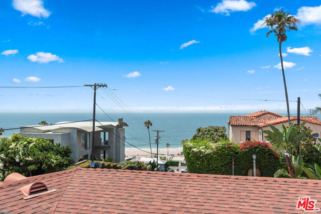 Playa Del Rey, CA 90293,7220 Rindge AVE