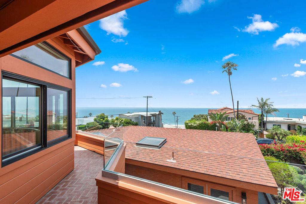 Playa Del Rey, CA 90293,7220 Rindge AVE