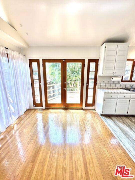 West Hollywood, CA 90069,9012 Phyllis AVE
