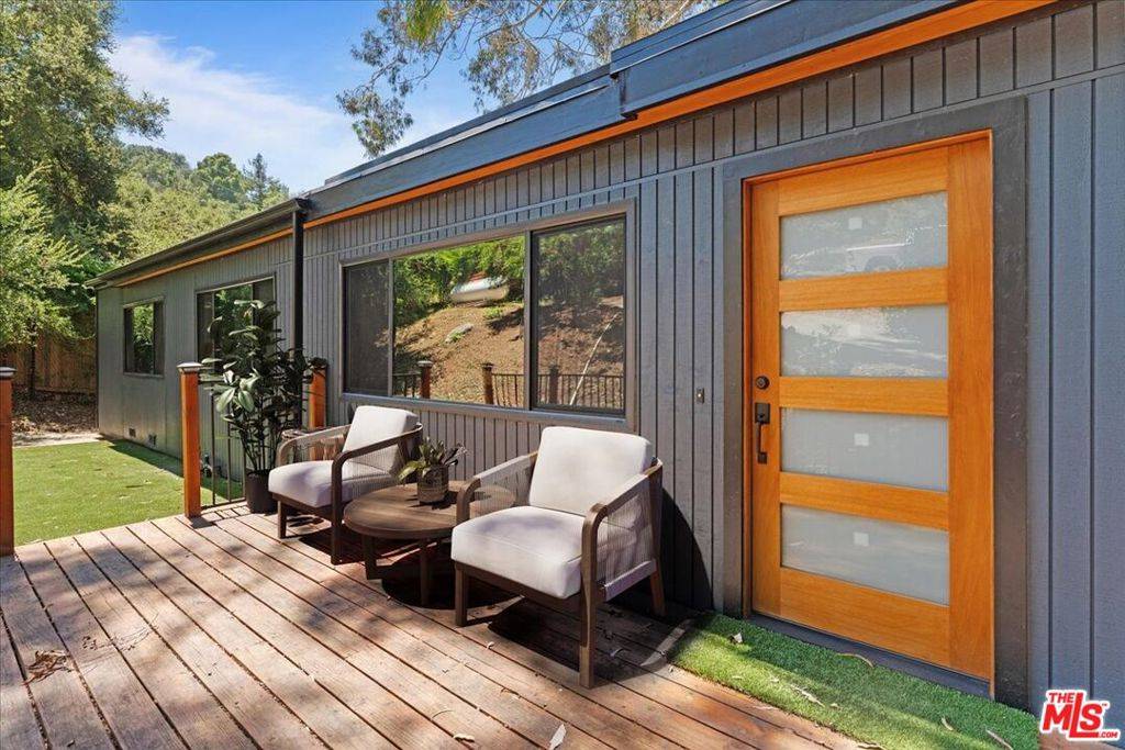 Topanga, CA 90290,21171 Colina DR