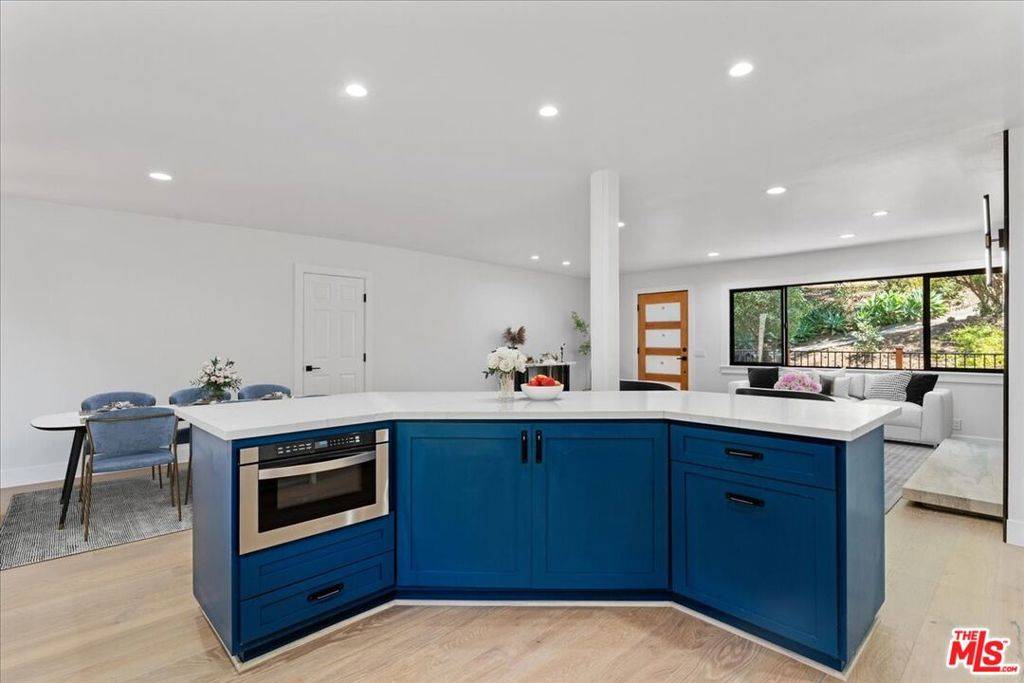 Topanga, CA 90290,21171 Colina DR