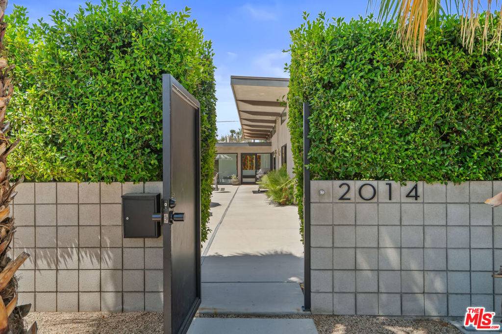 Palm Springs, CA 92262,2014 E Park DR