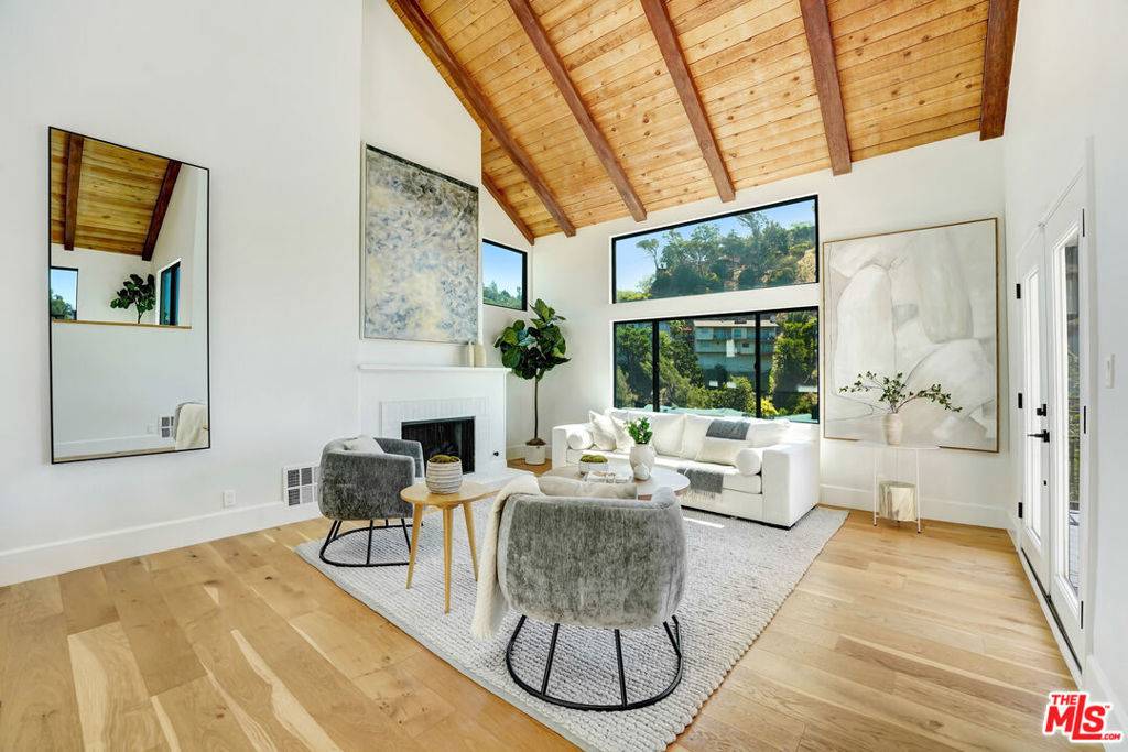 Los Angeles, CA 90046,2506 Zorada DR