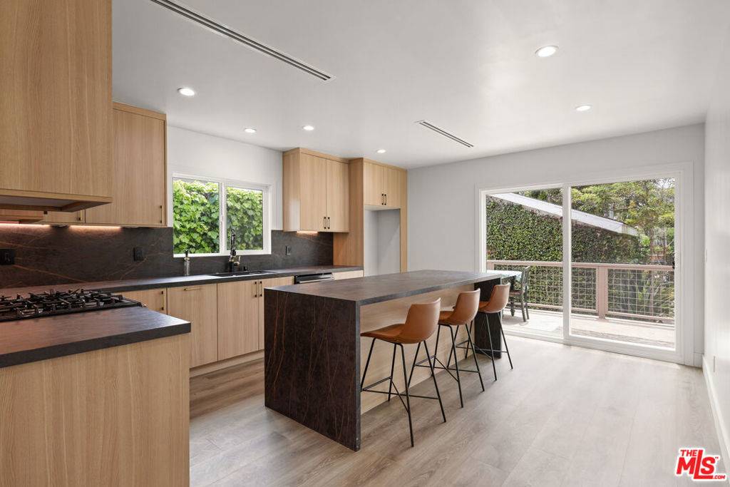 Santa Monica, CA 90402,438 12th ST