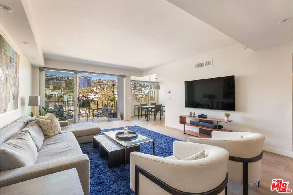 West Hollywood, CA 90069,818 N Doheny DR #607