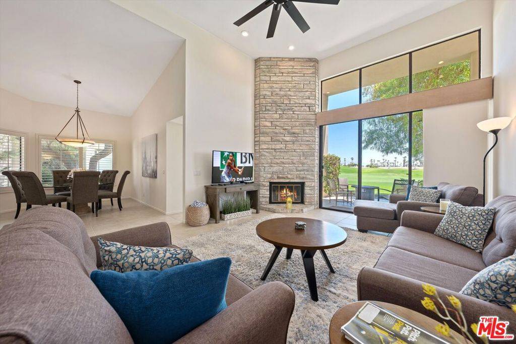 La Quinta, CA 92253,55092 Oak Tree #A16