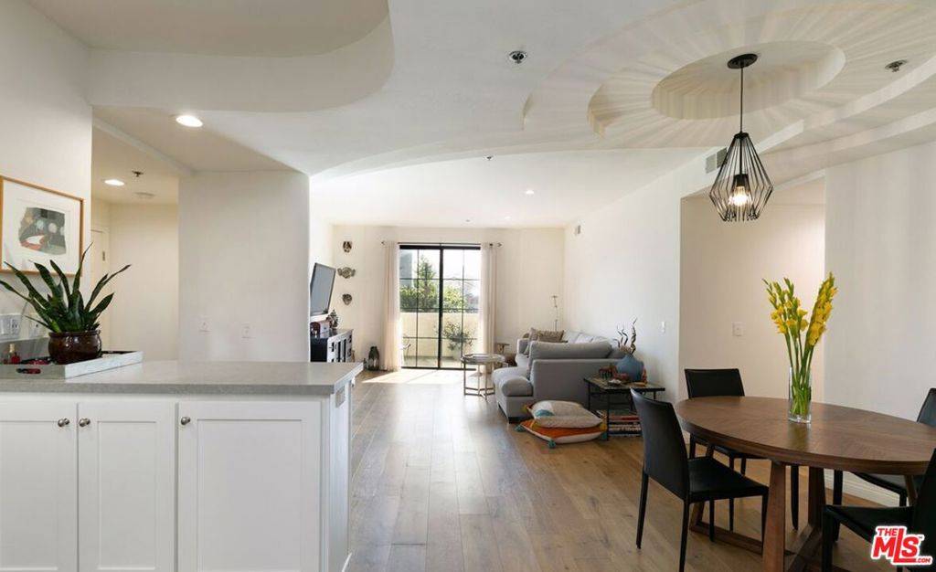 Studio City, CA 91604,12603 Moorpark ST #207