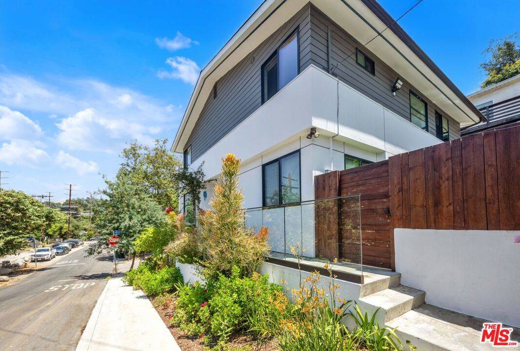 Los Angeles, CA 90041,4841 Minden PL