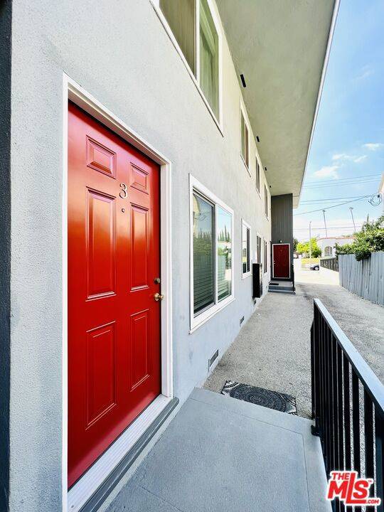 Los Angeles, CA 90027,1618 N Kenmore AVE #6