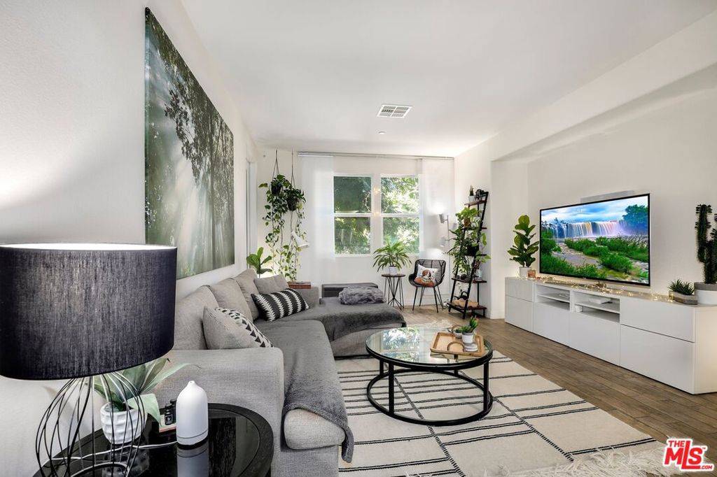 Playa Vista, CA 90094,7100 Playa Vista DR #216