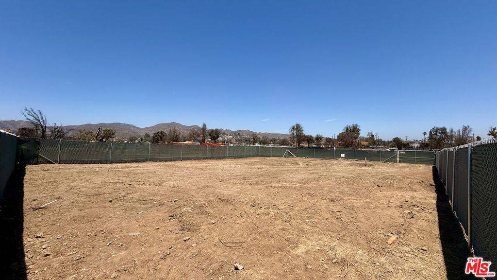Pacific Palisades, CA 90272,745 Toyopa DR