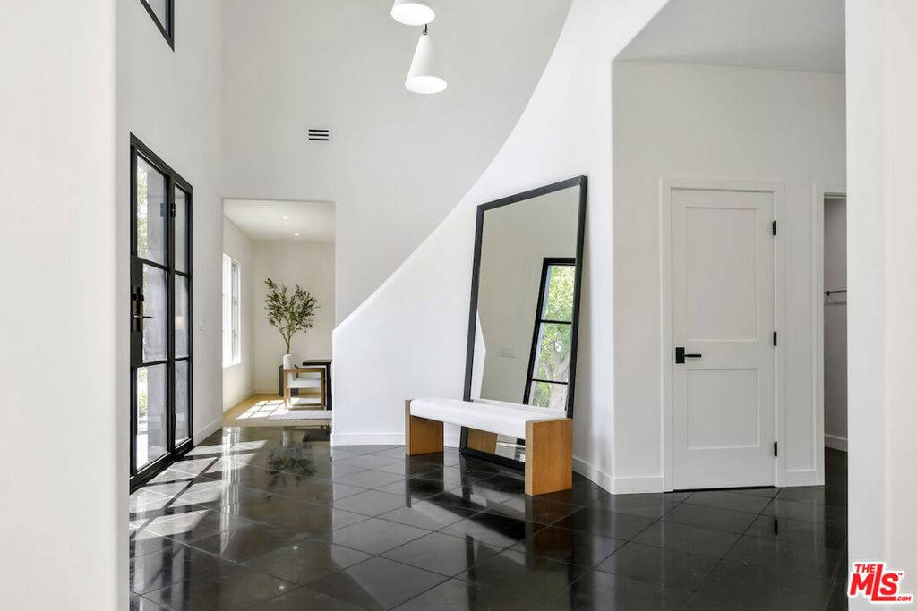 Calabasas, CA 91302,25505 Hamilton CT
