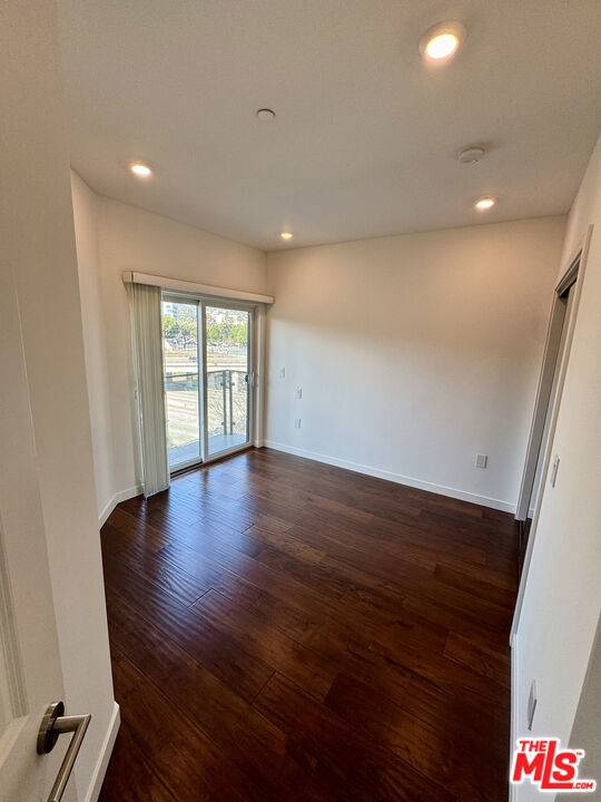 Los Angeles, CA 90038,5531 La Mirada AVE #302