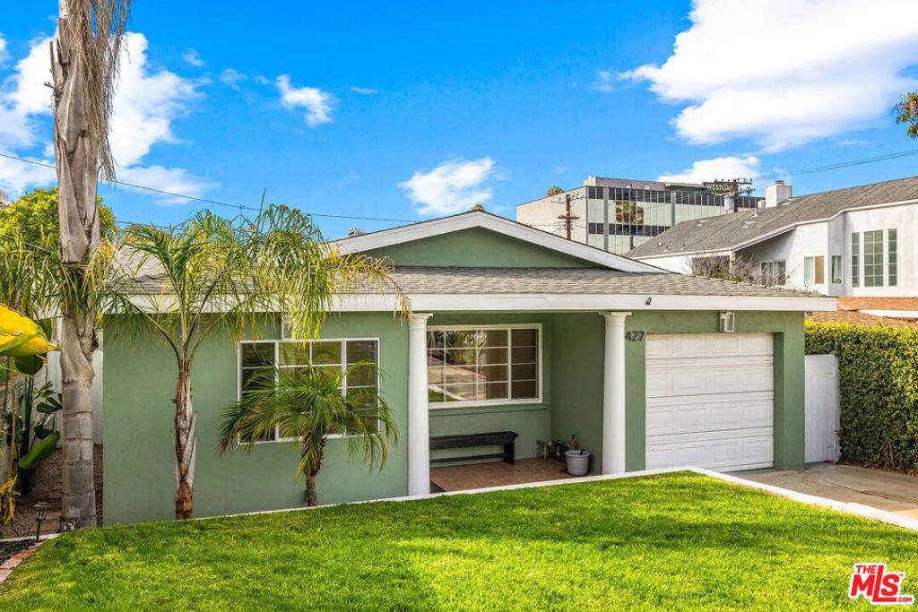 Playa Del Rey, CA 90293,427 W Manchester AVE