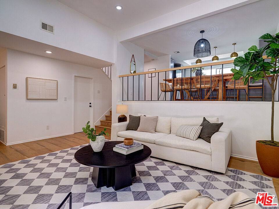 Marina Del Rey, CA 90292,4776 La Villa Marina #D