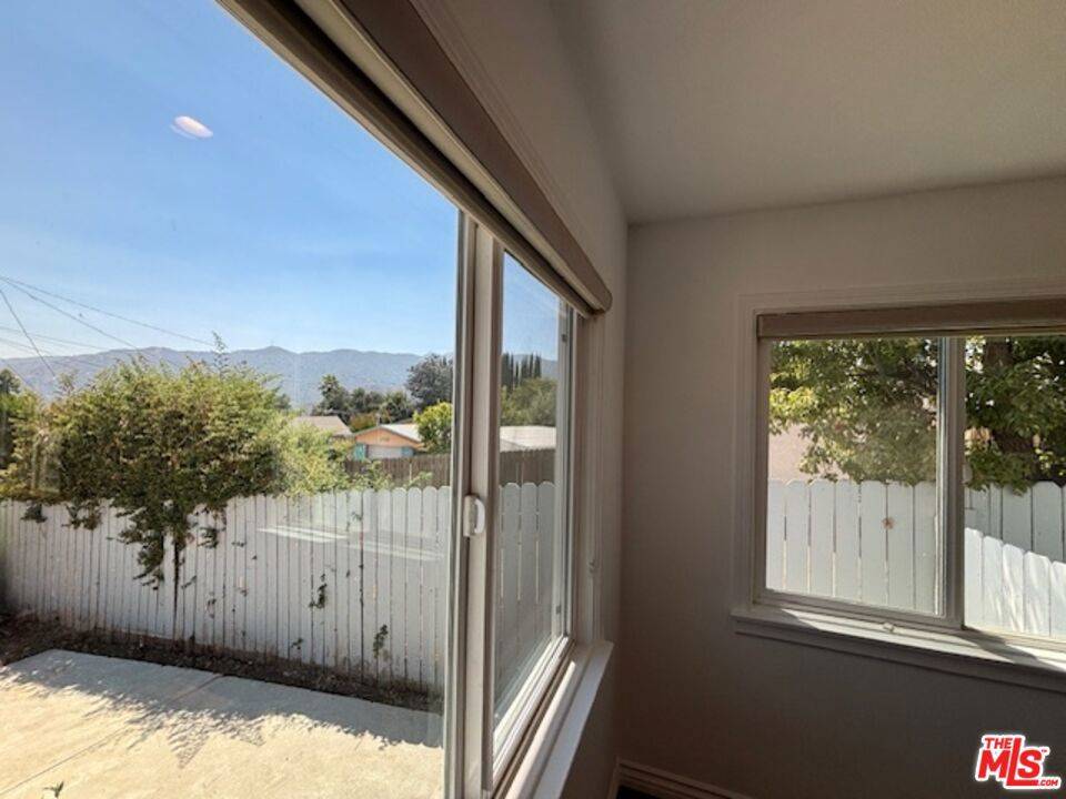 Montrose, CA 91020,2535 Mary ST