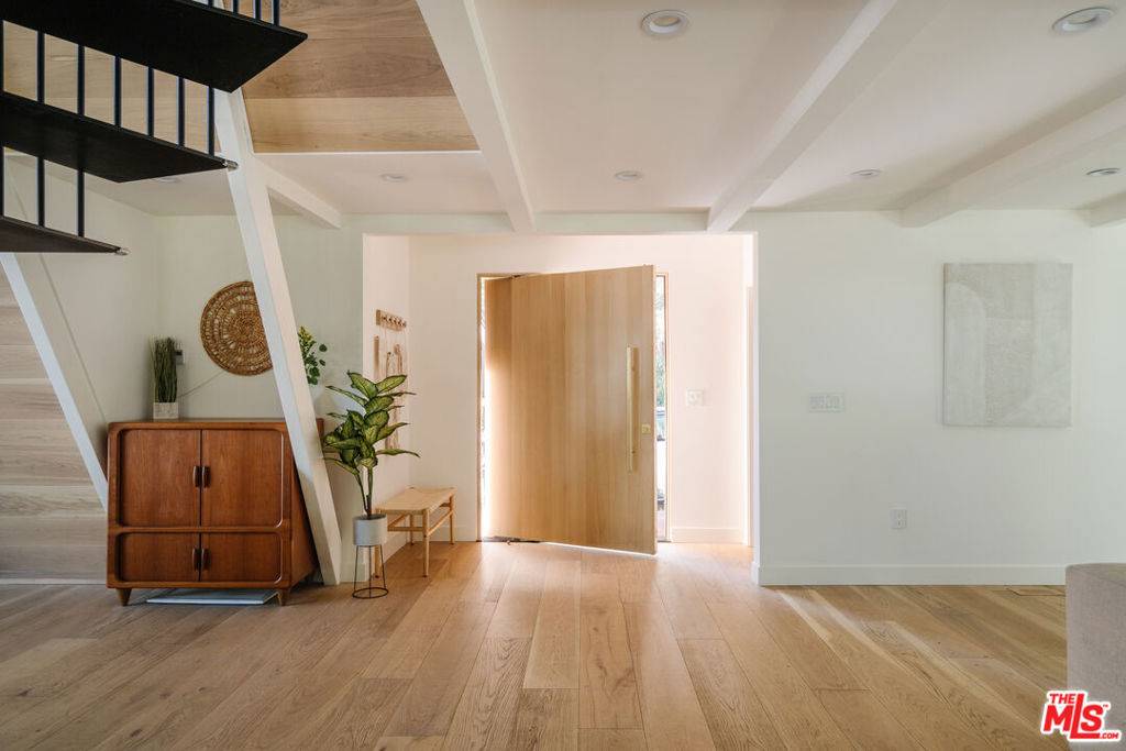 Studio City, CA 91604,4173 Sunswept DR