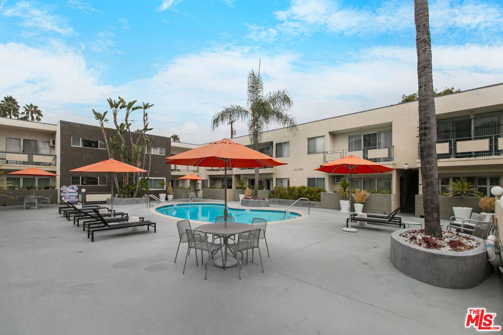 West Hollywood, CA 90046,1233 N Laurel AVE #209