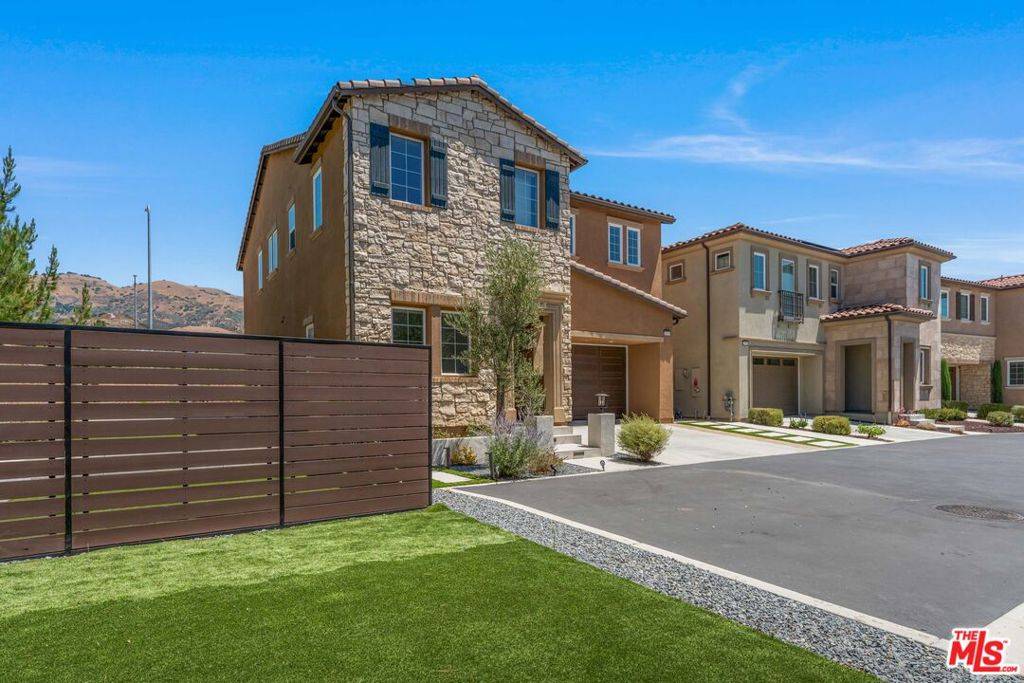 Porter Ranch, CA 91326,20705 Butternut CIR
