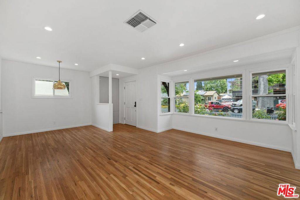 Sherman Oaks, CA 91411,5346 Natick AVE