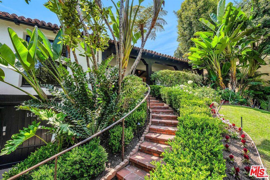 Los Angeles, CA 90024,1423 Warnall AVE