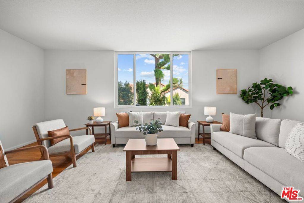 Tarzana, CA 91356,5840 Etiwanda AVE #3