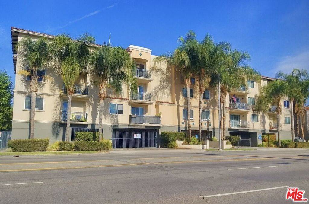Van Nuys, CA 91405,13941 Sherman WAY #305