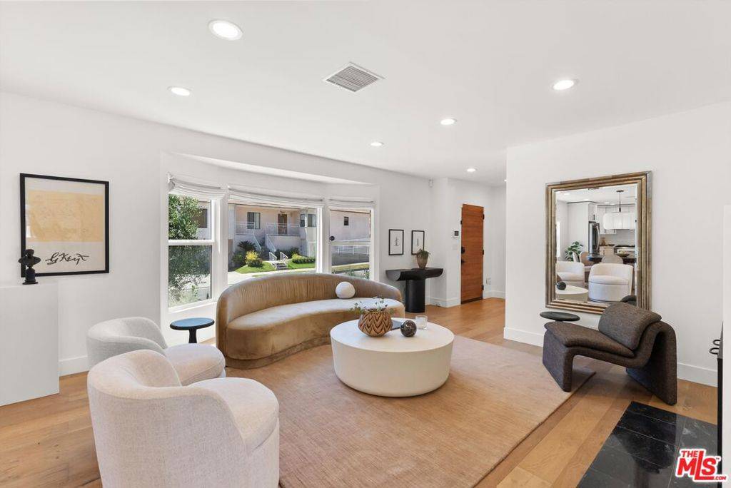 View Park, CA 90043,3823 Lorado WAY