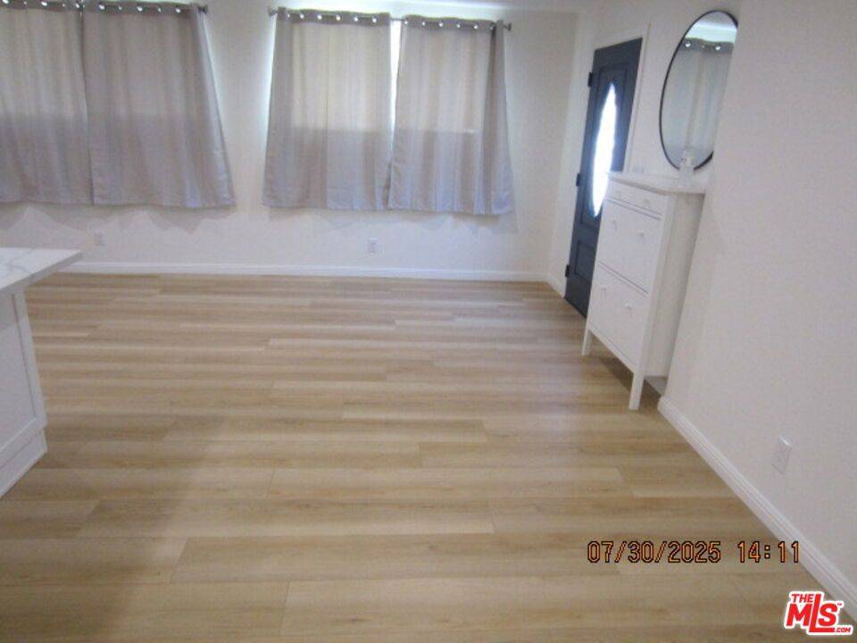 Los Angeles, CA 90039,2350 3/4 Teviot ST #3/4