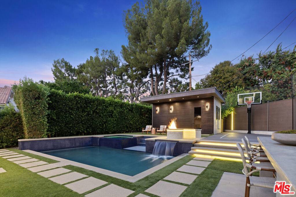 Encino, CA 91316,4854 Alonzo AVE