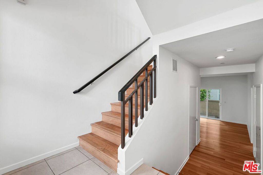 Los Angeles, CA 90094,6531 Seabluff DR