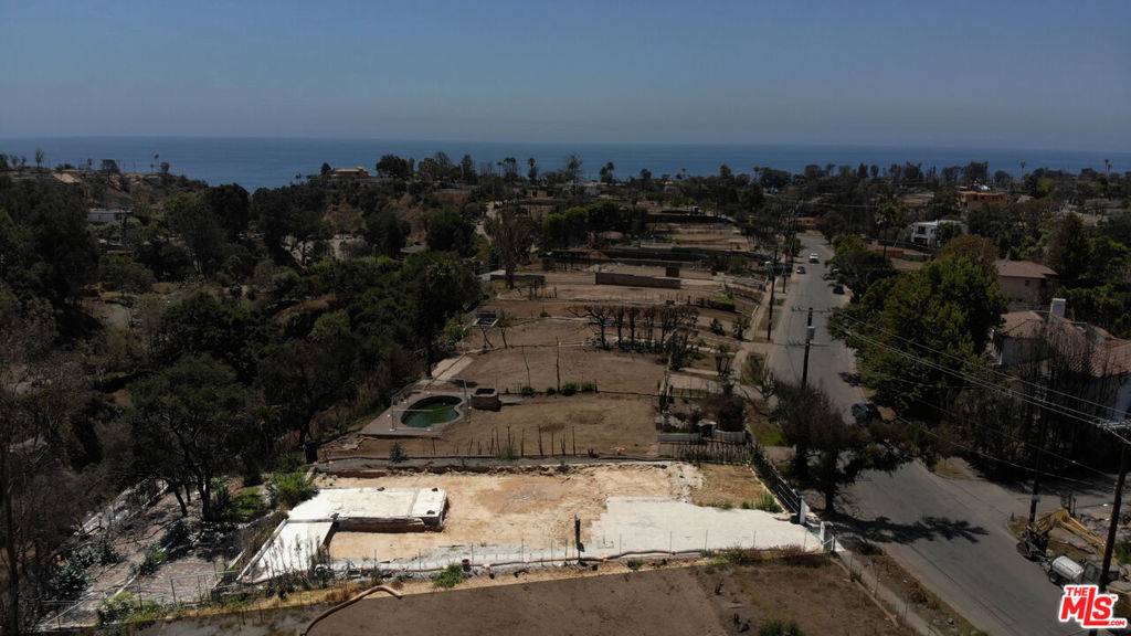 Pacific Palisades, CA 90272,670 N Las Casas AVE