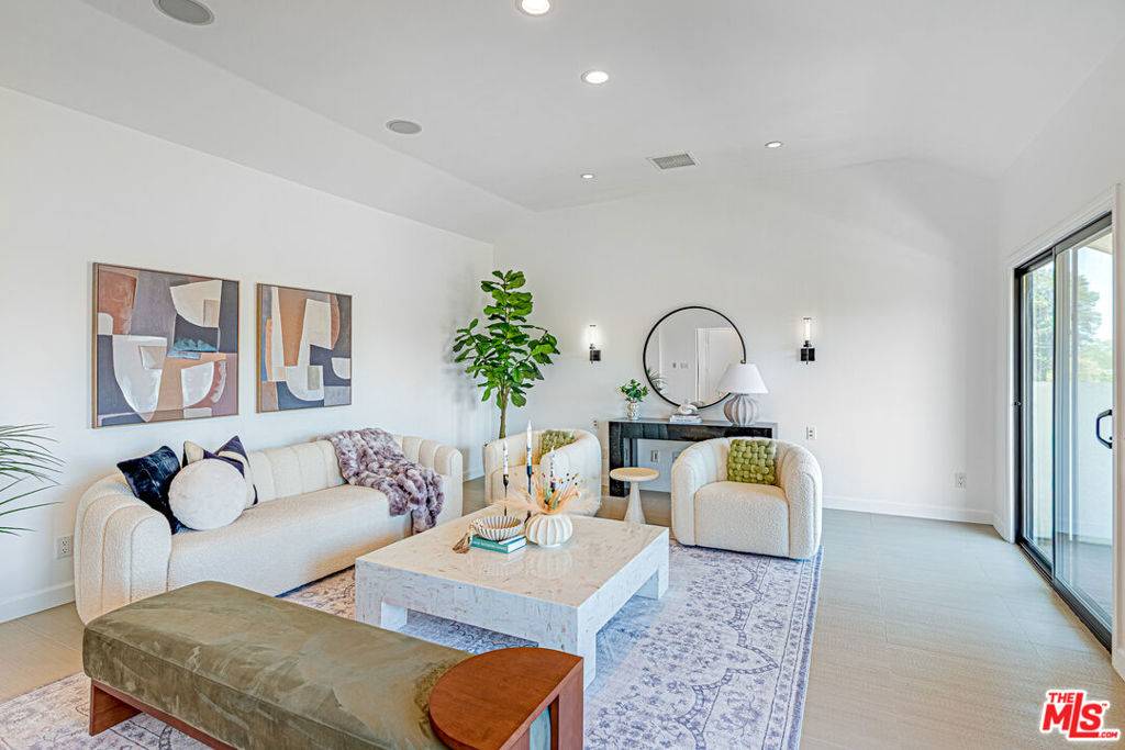 Los Angeles, CA 90024,10611 Ashton AVE #1