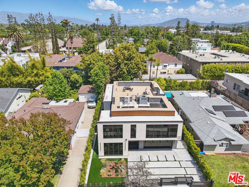 Sherman Oaks, CA 91423,4904 Van Noord St