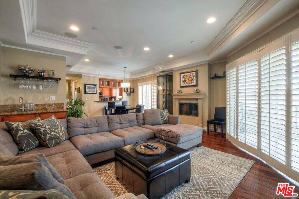 Los Angeles, CA 90025,11578 Iowa AVE #202