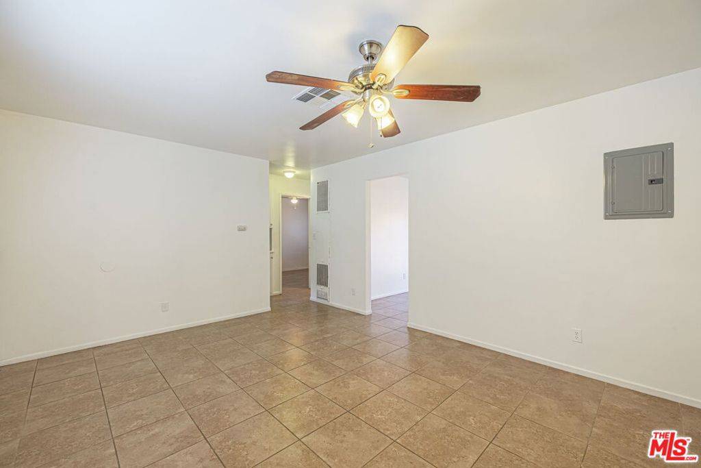 Lancaster, CA 93536,43033 39th ST