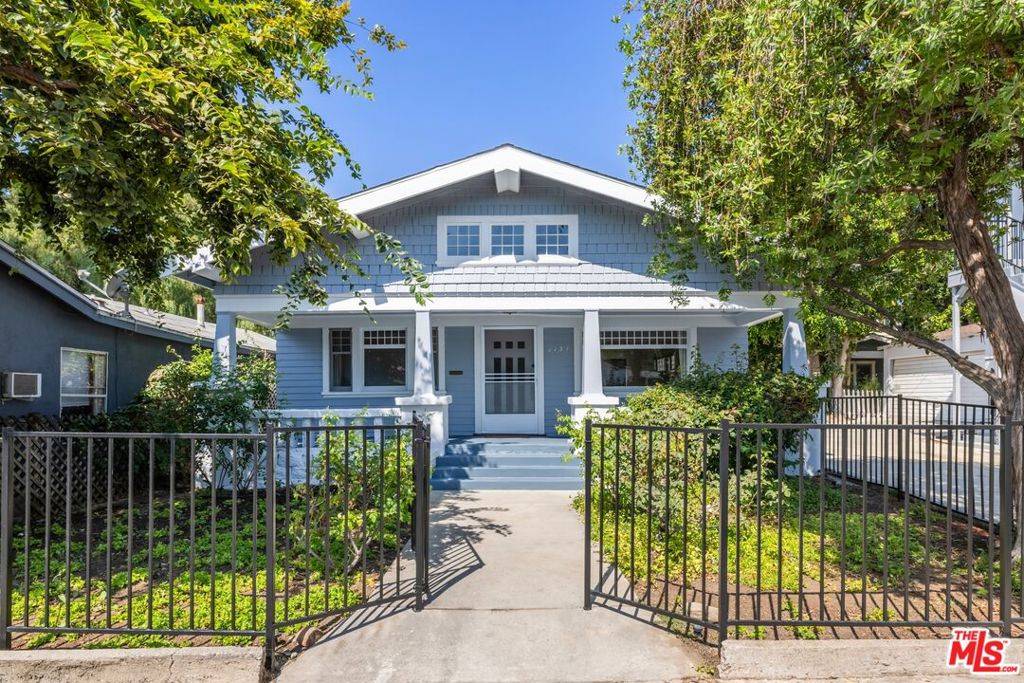 West Hollywood, CA 90046,1151 N Genesee AVE