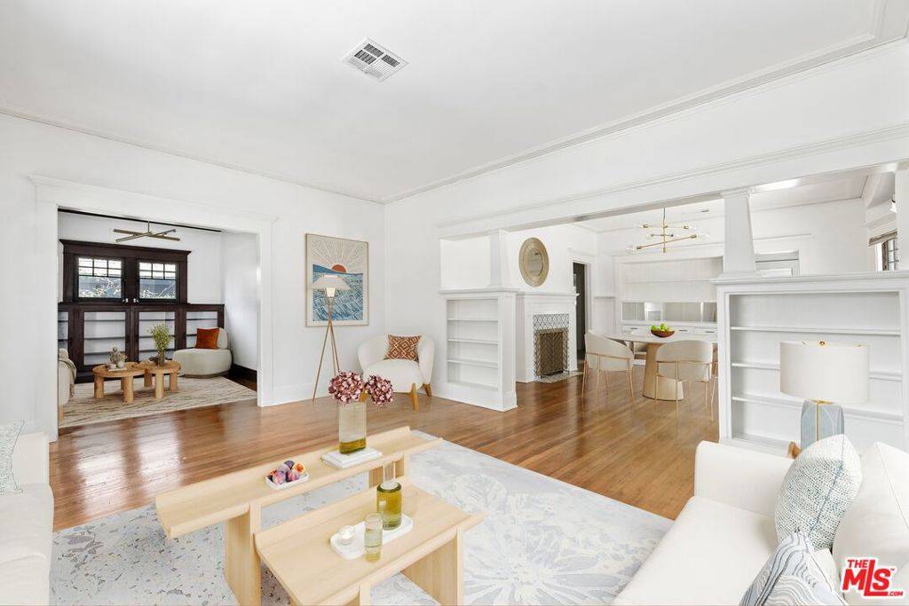 West Hollywood, CA 90046,1151 N Genesee AVE